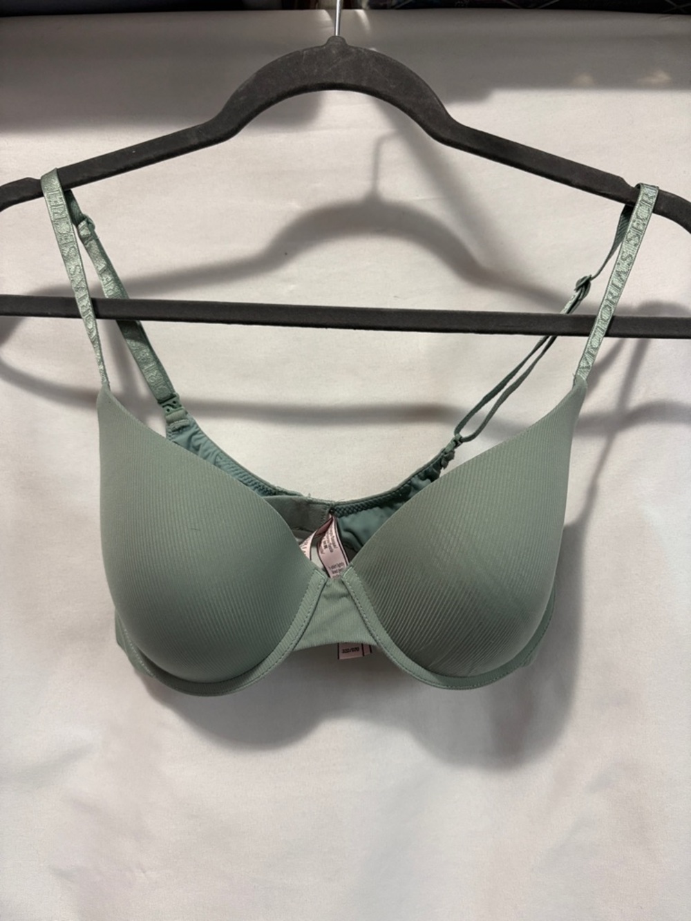 Wireless Lightly Padded Sage Green T-Shirt Bra - Brand: - Picture 1 of 3